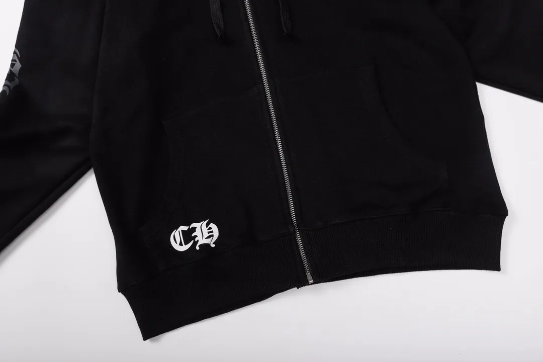 Q25—P230 -Chrome Hearts/Chrome Hearts printed zipper sweatshirt cardigan jacket -420 grams of high-density, high-quality wool, soft, delicate and skin-friendly, soft and silky to the touch, warm and skin-friendly -The hardware zipper accessories are all customized and full of details -Colour: black -Size: S M L XL